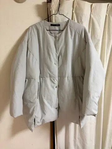 노카라 그레이 아우터와 스카프