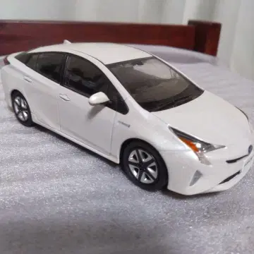 도요타 프리우스 미니카 화이트