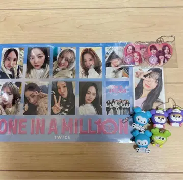 트와이스 모모 트레이딩 카드 키링