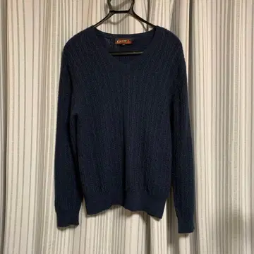 캐시미어 100% 네이비 V넥 니트