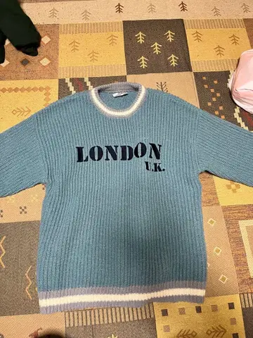 블루 니트 스웨터 겨울 상품 맨투맨