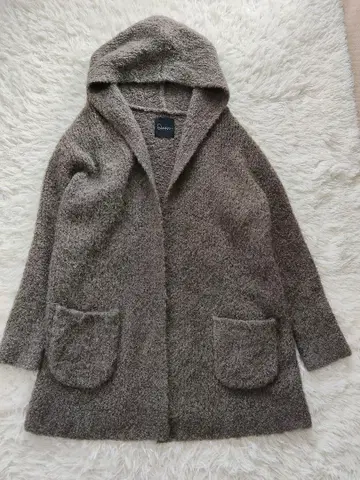 어반리서치 로쏘 알파카 후드 가디건 부클레 니트