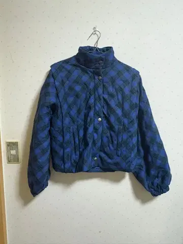 파랑과 블랙 체크 무늬 자켓과 스커트 세트