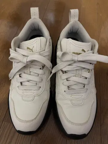 PUMA 통굽 스니커즈