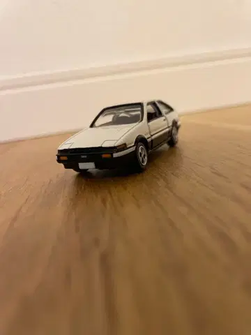 토미카 프리미엄 40 도요타 스프린터 트레노 AE86