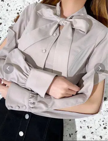 EATME 보타이 리본 블라우스