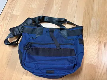 BRIEFING USA제 네이비 블루 숄더백