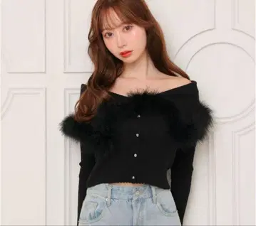 M me eme Off shoulder feather knit