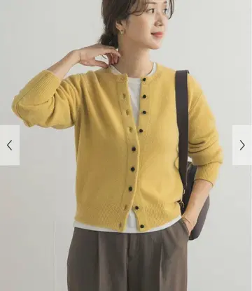 택 포함 새상품 YELLOW DOORS 울 새틴 단추 컴팩트 가디건