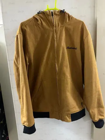 브라운 후드 부착 점퍼