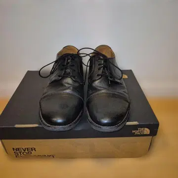 Clarks 블랙 가죽 드레스 슈즈