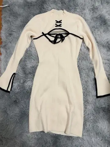 Darich 아이보리 레이스업 원피스