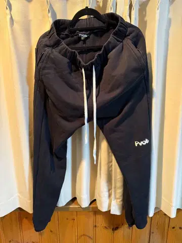 PVOT PREMIUM SWEAT PANTS (BLACK)