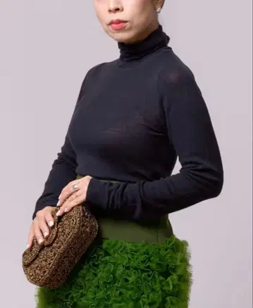 이에나러브루클 SHERLOCK 터틀넥 풀오버 블랙