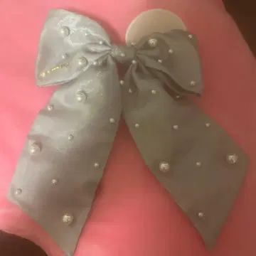 에이미 이스트 월 펄 장식 리본 헤어 액세서리