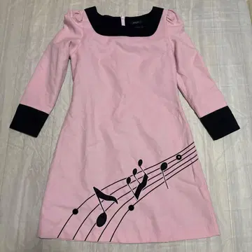 MILK 음표 디자인 무릎 기장 원피스