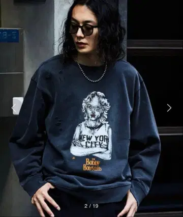 Bobby Bob's 프릭스스토어 락 우먼 데미지 맨투맨