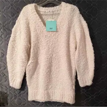SLY V넥 니트 화이트