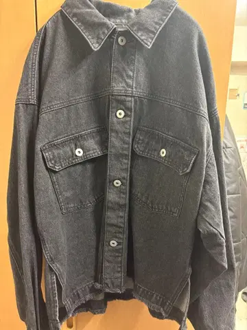 JUNRED 다크 그레이 데님 자켓