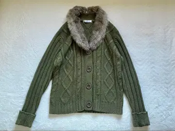 올리브 그린 케이블 짜임 니트 가디건