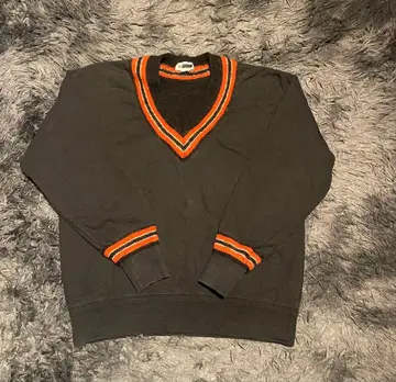 H BEAUTY&YOUTH V넥 맨투맨 니트