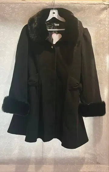 퍼 달린 블랙 울 코트 [할인 있음 프로필 참조]