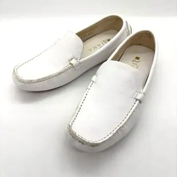 다이애나 드라이빙 슈즈 가죽 화이트 플랫슈즈 22.5