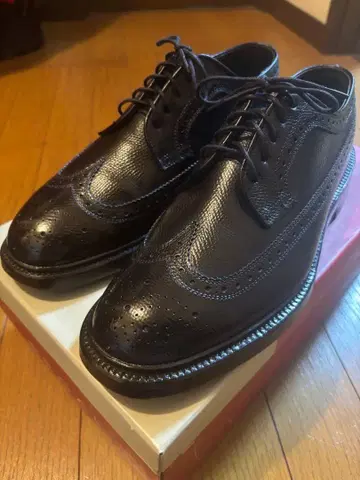 REGAL 블랙 가죽 윙 팁