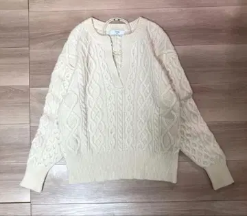 새상품급 슬로브 이에나 스키퍼 케이블 니트 아이보리