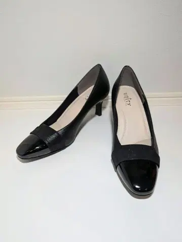 [ 새상품급 ] unity 블랙 블랙 펌프스 가죽 에나멜 23cm