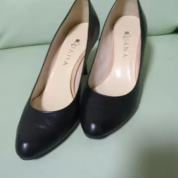 D.JANA 블랙 하이힐