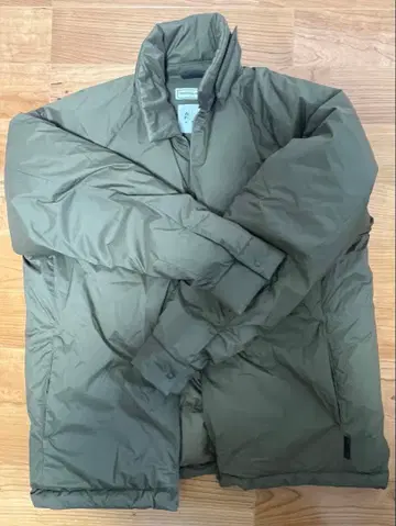 UNIVERSAL PRODUCTS 다운 자켓