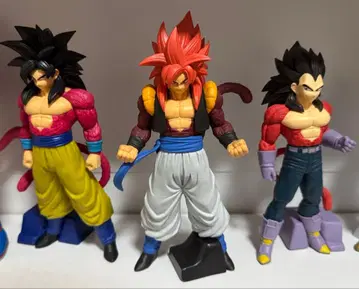 the 출진 초사이어인 4 피규어