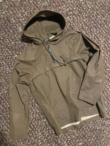 A.P.C. 프랑스제 코팅 풀오버