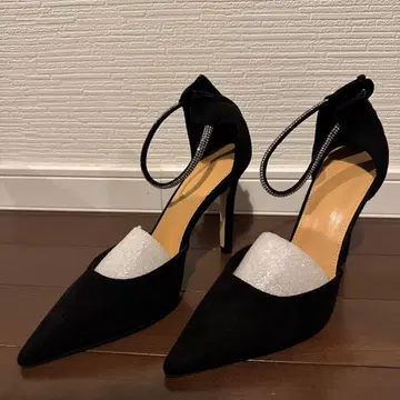 블랙 스틸레토 하이힐