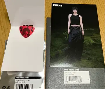 [ 새상품 ] TWICE ENEMY 피크 키링 트레이딩 카드 모모