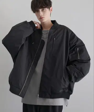 [ LILL ] 루즈 실루엣 메탈 지퍼 볼륨 MA-1 M 사이즈