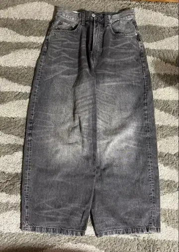 [ 레어템 ] H&M 슈퍼 배기 데님 29/30 블랙 엔도 마모루 착용