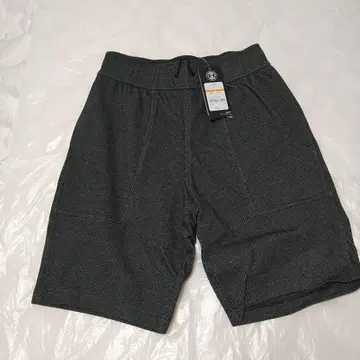 새상품 Under Armour 다크 그레이 숏팬츠