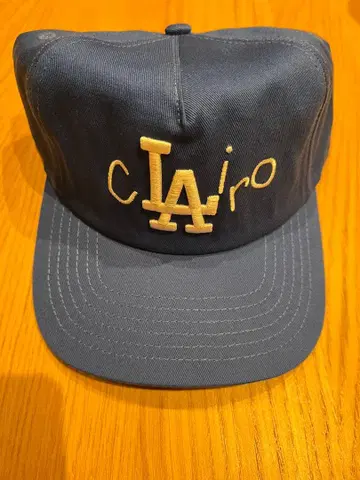 리뉴얼판 PULL.PARTY clairo 로고 자수 캡 네이비