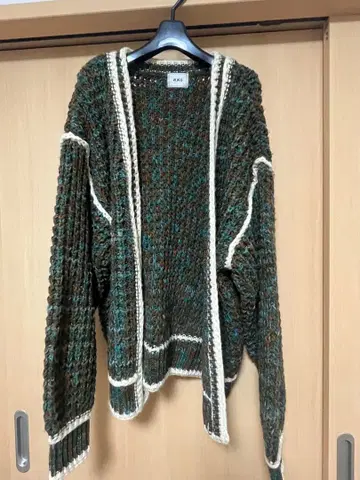 두꺼운 원단 니트 가디건 / 루즈 실루엣