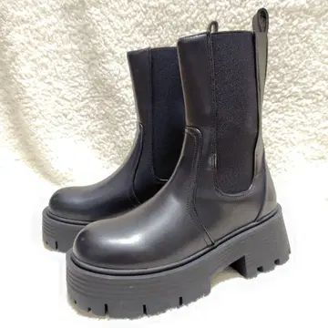 새상품급 moment+ 통굽 사이드 고어 부츠 블랙 검정 사이즈 M