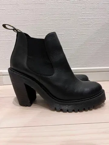 [ 새상품급 ] Dr.Martens 숏부츠 EU39