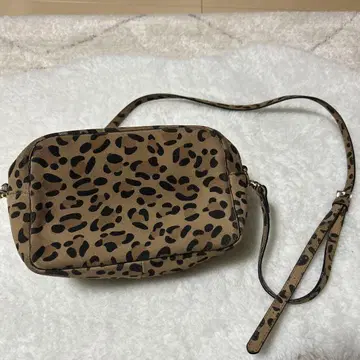 레오파드 무늬 가죽 숄더백