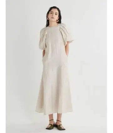 새상품급 볼륨 슬리브 내로우 플레어 원피스