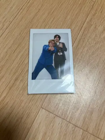 나이팅게일 댄스 폴라로이드