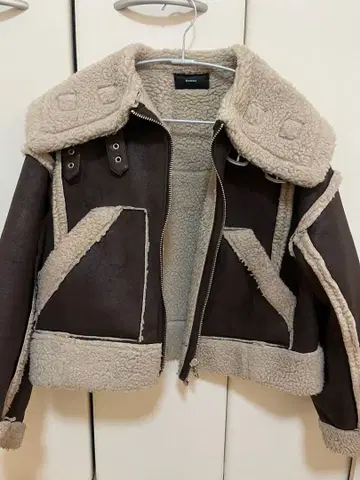 EMODA 브라운 무스탕 코트 F 사이즈