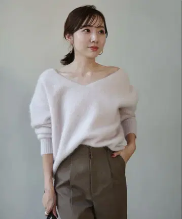 [ 미사용 새상품 ] anuans 라쿤 폭스 2way 넥 풀오버