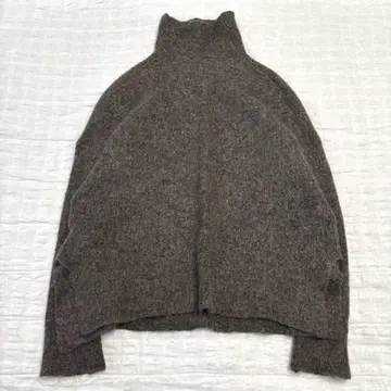 Whim Gazette 윔 가젯 키드 모헤어 하이넥 니트