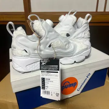 리복 인스타펌프 퓨리 235mm 화이트